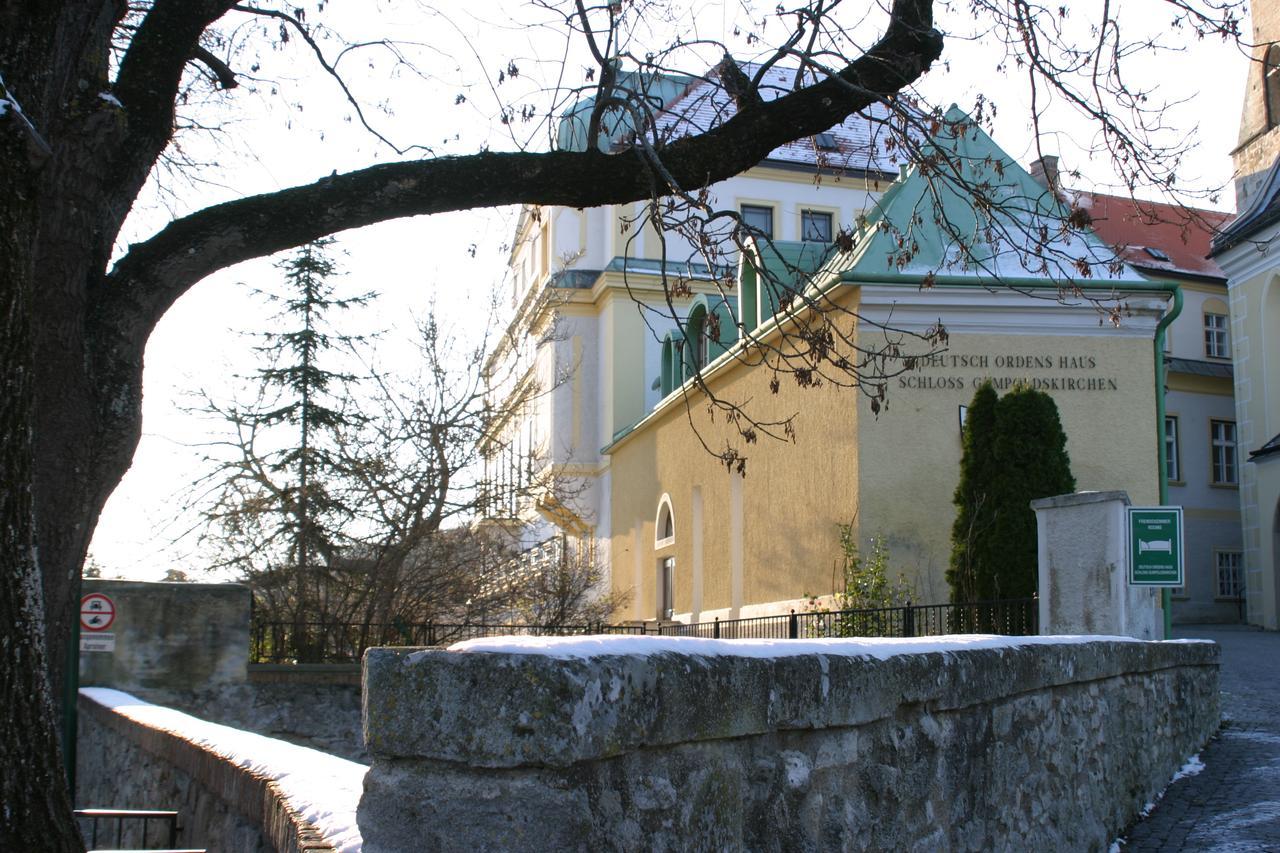 Schloss Гумпольдскирхен Экстерьер фото