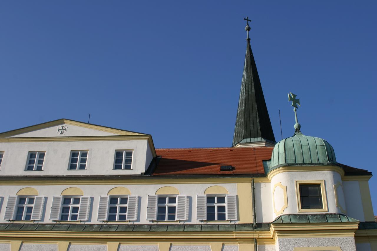 Schloss Гумпольдскирхен Экстерьер фото