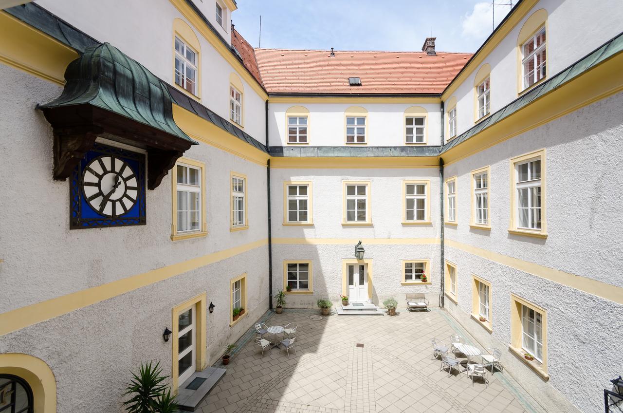 Schloss Гумпольдскирхен Экстерьер фото